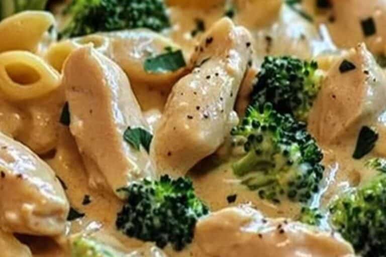 This dish is pure comfort in a bowl. Creamy, cheesy, and loaded with tender chicken and vibrant broccoli, it’s a meal that’s easy enough for a weeknight but satisfying enough for a cozy weekend dinner. Perfect for the whole family or as leftovers for a few days of delicious meals!