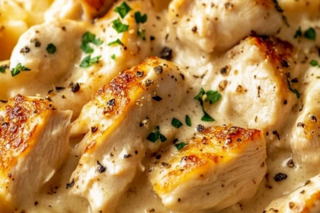 This Chicken Alfredo Pasta is the ultimate creamy, cheesy, and indulgent Italian dish. Tender chicken, perfectly cooked pasta, and a rich Alfredo sauce come together to create a restaurant-quality meal right in your kitchen. Whether it’s a weeknight dinner or a special occasion, this recipe is always a hit!