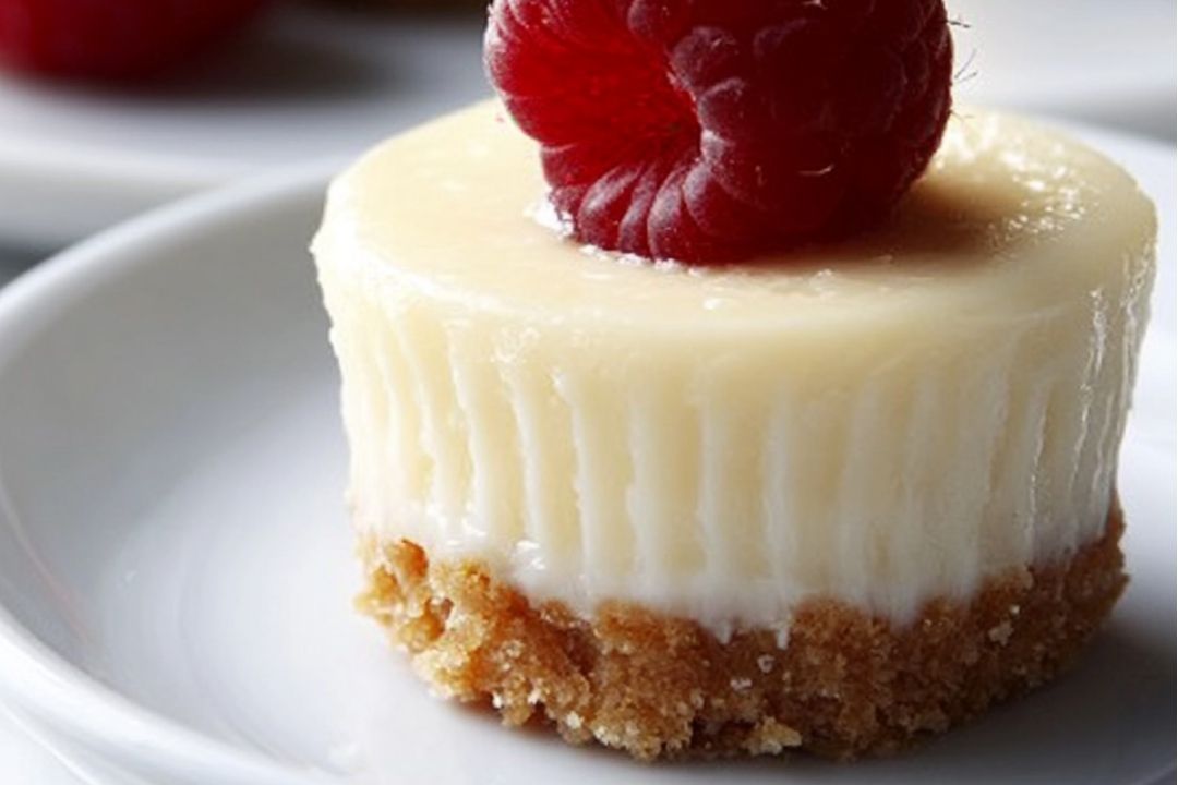 Bite-Sized Bliss: Easy Mini Cheesecakes Recipe