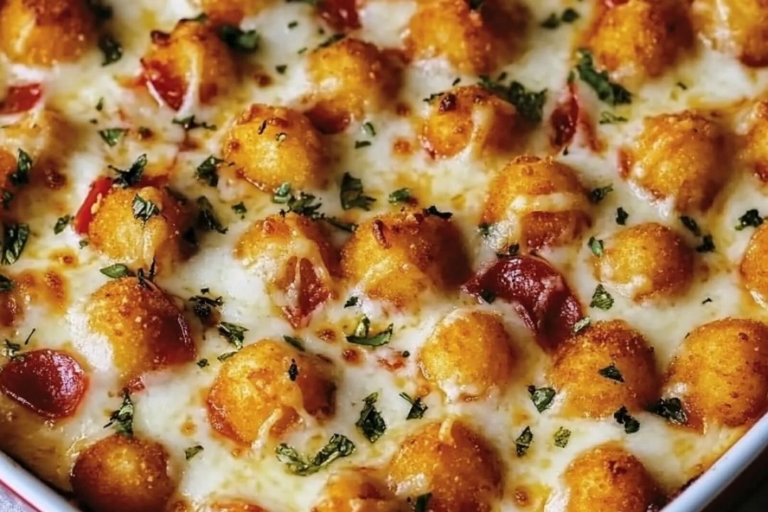 Cheesy Pizza Tater Tot Casserole: A Fun and Flavorful Family Favorite