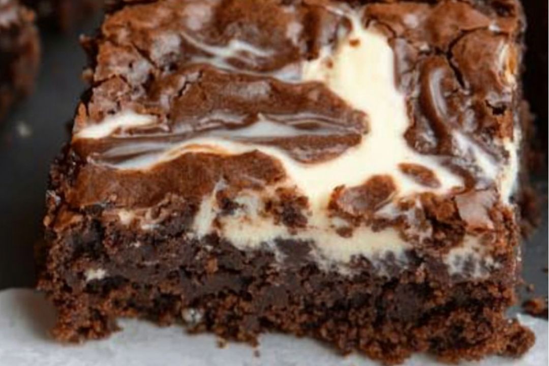 Kit Kat Cream Cheese Brownies – The Ultimate Fudgy Indulgence