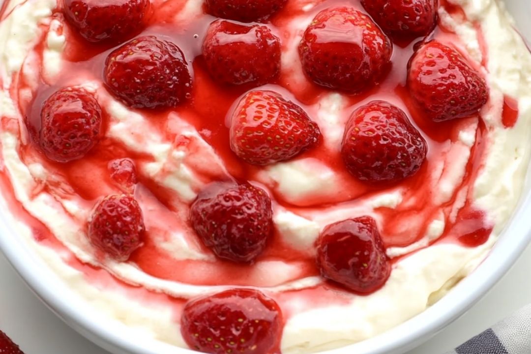 Strawberry Cheesecake Dip