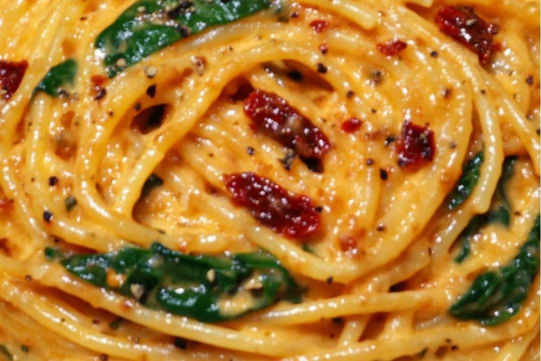 Creamy Sun-Dried Tomato Spaghetti with Spinach Bliss