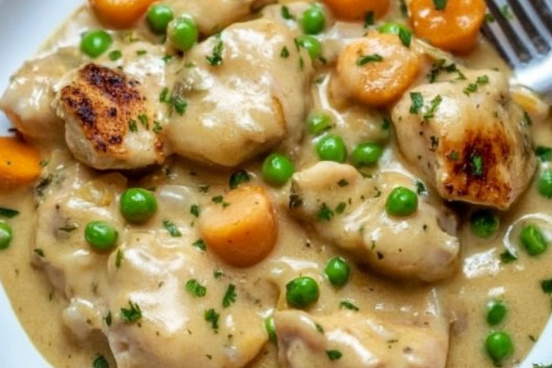 Chicken Fricassee – A Classic, Creamy Comfort Food