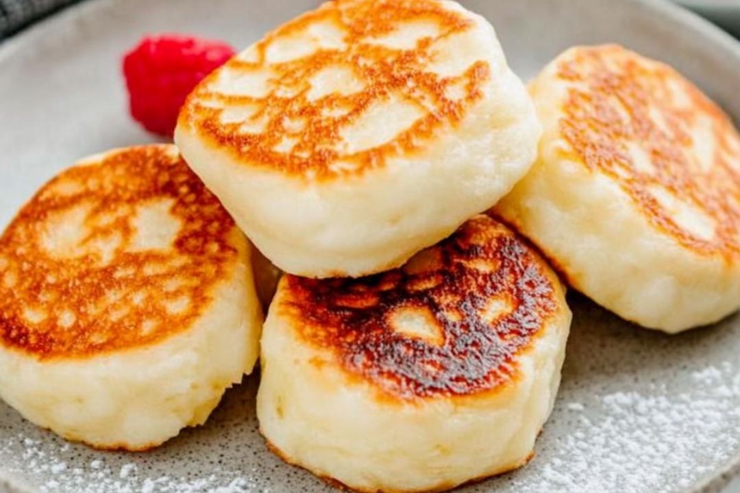 Syrniki Recipe (Cottage Cheese Pancakes)