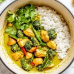 VIRAL ONE POT GREEN CURRY CHICKEN AND RICE