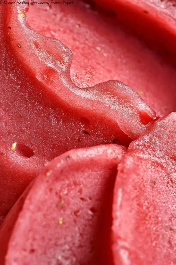 5-Minute Healthy Strawberry Frozen Yogurt