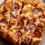 Pepperoni Pizza Pull-Apart Bread